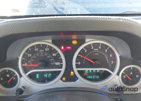 2008 Jeep Wrangler Unlimited Sahara z USA, uszkodzony, nr VIN 1J8GA59188L626953